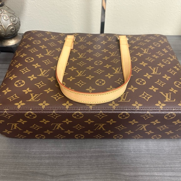 AUTHENTIC Louis Vuitton Luco Monogram Tote - Picture 9 of 12